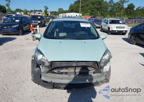 2018 Ford Fiesta Titanium z USA, uszkodzony, nr VIN 3FADP4FJ9JM129718